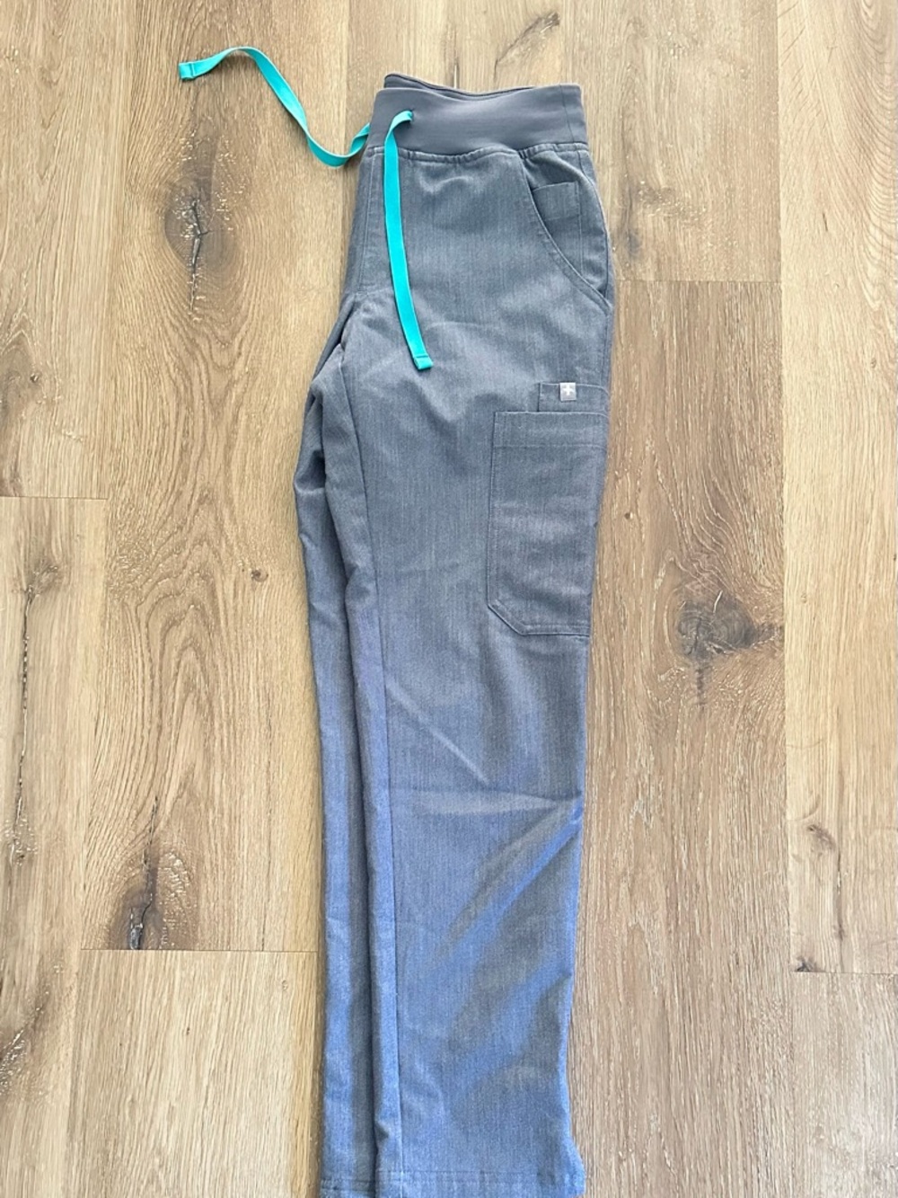 Figs Technical Collection Bottom in Charcoal